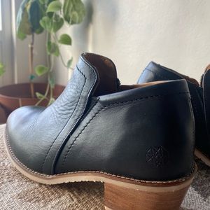 Xena Gravity safety shoe- non-slip, steel toe, sleek black, genuine leather